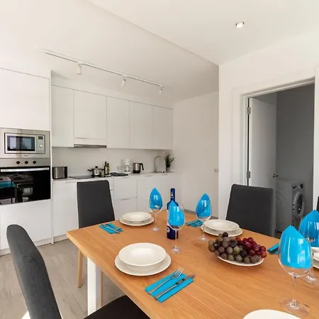 La Nueva By * Πλάγια Μπλάνκα