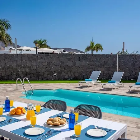 La Nueva By * Πλάγια Μπλάνκα