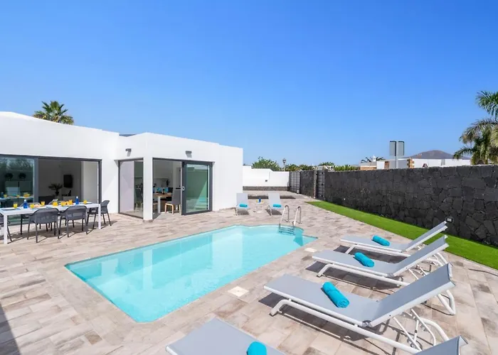 La Nueva By 플라야블랑카